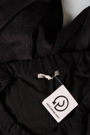 Pantaloni de velvet de femei Humility, Mărime L, Culoare Negru, Preț 33,85 Lei