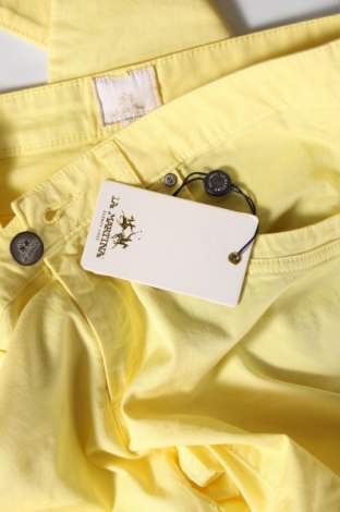 Дамски панталон La Martina, Размер L, Цвят Жълт, Цена 30,56 лв.