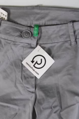 Damskie spodnie United Colors Of Benetton, Rozmiar M, Kolor Szary, Cena 92,76 zł