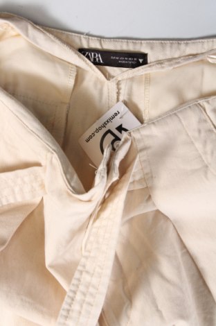 Дамски панталон Zara, Размер M, Цвят Бежов, Цена 60,37 лв.