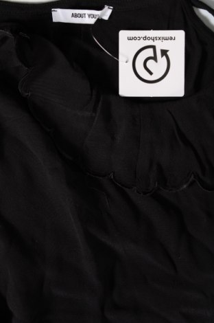 Γυναικείο αμάνικο μπλουζάκι About You, Μέγεθος S, Χρώμα Μαύρο, Τιμή 5,71 €