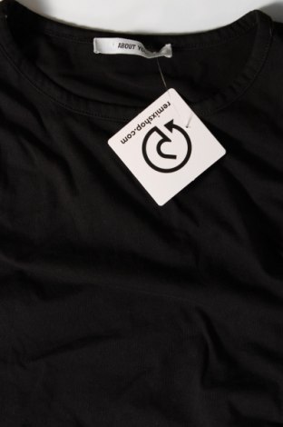 Γυναικείο αμάνικο μπλουζάκι About You, Μέγεθος M, Χρώμα Μαύρο, Τιμή 5,85 €