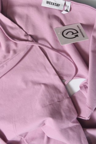 Γυναικείο αμάνικο μπλουζάκι Weekday, Μέγεθος XL, Χρώμα Βιολετί, Τιμή 7,25 €