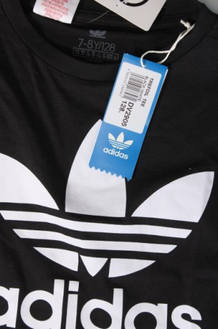 Dziecięcy T-shirt Adidas Originals, Rozmiar 7-8y/ 128-134 cm, Kolor Czarny, Cena 125,81 zł