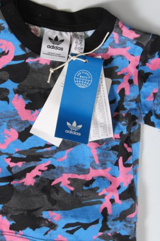 Детска тениска Adidas Originals, Размер 2-3m/ 56-62 см, Цвят Многоцветен, Цена 49,00 лв.