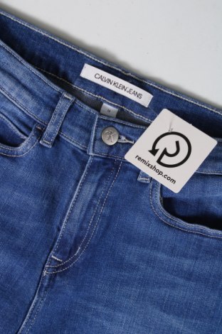 Dziecięce jeansy Calvin Klein, Rozmiar 8-9y/ 134-140 cm, Kolor Niebieski, Cena 63,22 zł