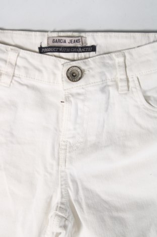 Детски дънки Garcia Jeans, Размер 11-12y/ 152-158 см, Цвят Бял, Цена 15,45 лв.
