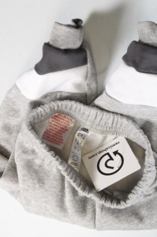 Kinder Sporthose Adidas, Größe 9-12m/ 74-80 cm, Farbe Grau, Preis 23,20 €