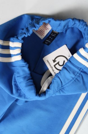 Детско спортно долнище Adidas, Размер 3-4y/ 104-110 см, Цвят Син, Цена 80,10 лв.