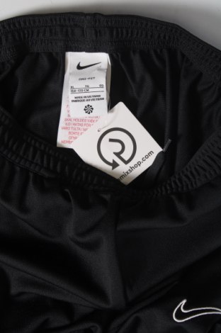 Kinder Sporthose Nike, Größe 13-14y/ 164-168 cm, Farbe Schwarz, Preis 13,90 €