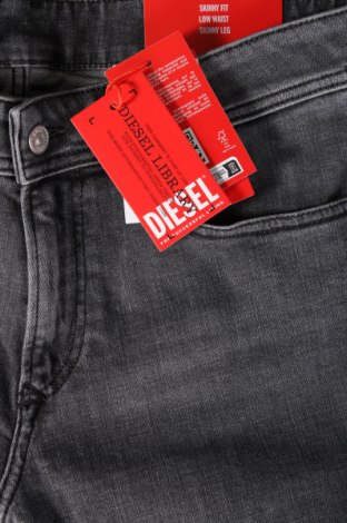 Męskie jeansy Diesel, Rozmiar L, Kolor Szary, Cena 690,89 zł