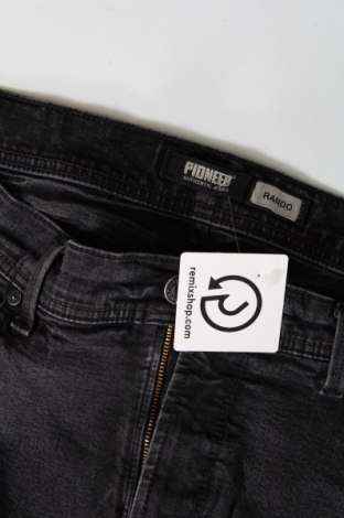 Herren Jeans Pioneer, Größe L, Farbe Grau, Preis 15,82 €