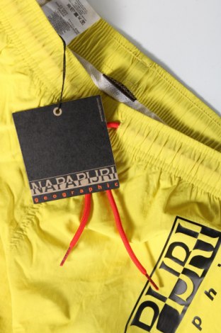 Мъжки къс панталон Napapijri, Размер S, Цвят Жълт, Цена 27,00 лв.