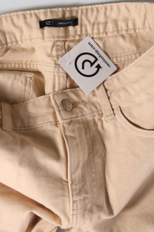 Мъжки къс панталон Reclaimed Vintage, Размер M, Цвят Бежов, Цена 58,00 лв.
