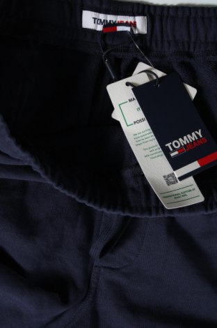 Pantaloni scurți de bărbați Tommy Jeans, Mărime L, Culoare Albastru, Preț 384,87 Lei