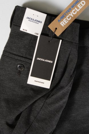 Herrenhose Jack & Jones, Größe S, Farbe Grau, Preis 5,49 €