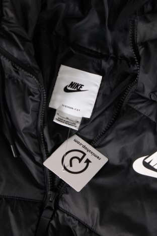 Мъжко яке Nike, Размер M, Цвят Черен, Цена 132,00 лв.