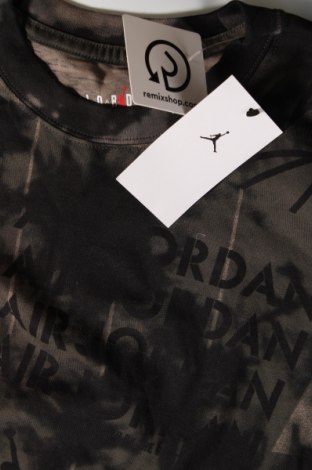 Šaty  Air Jordan Nike, Velikost S, Barva Vícebarevné, Cena  1 290,00 Kč