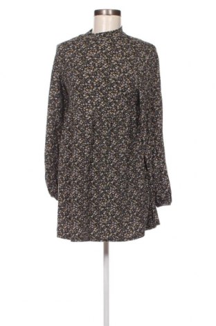 Kleid Pull&Bear, Größe S, Farbe Mehrfarbig, Preis 4,44 €