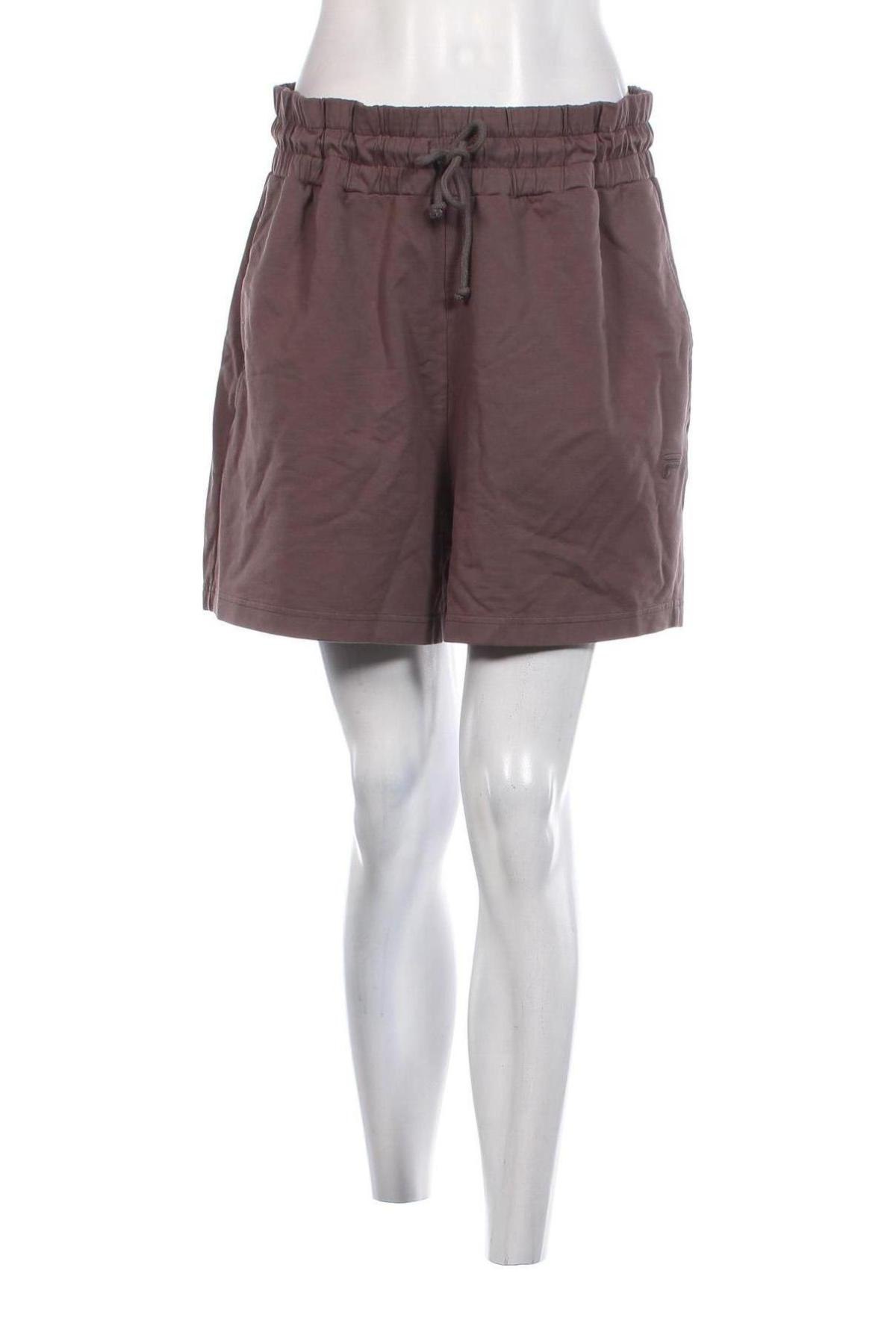 Дамски къс панталон FILA, Размер XL, Цвят Бежов, Цена 25,20 лв.