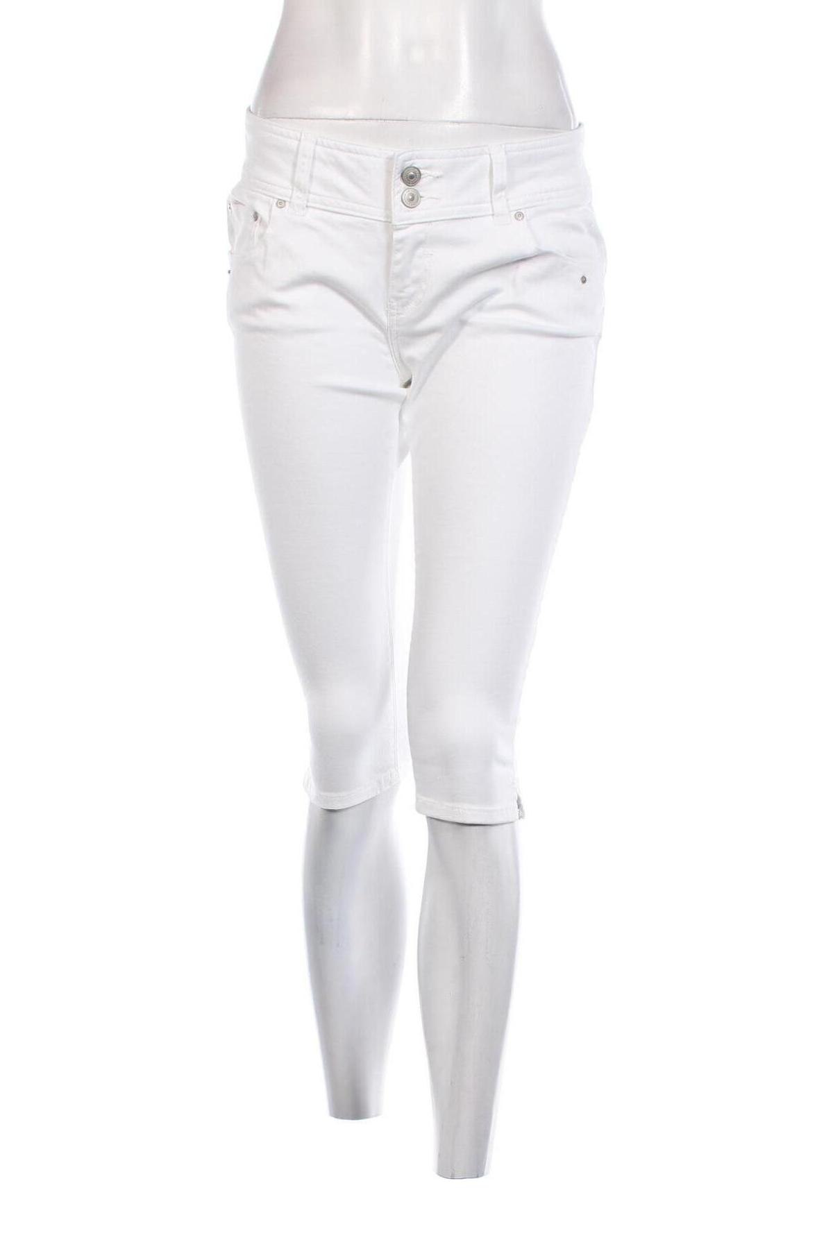 Дамски къс панталон Ltb, Размер M, Цвят Бял, Цена 33,84 лв.