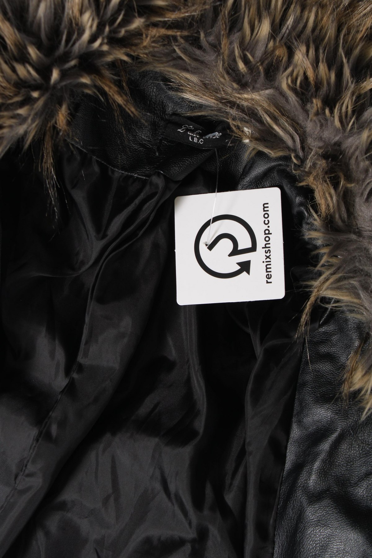 Дамско кожено яке, Размер M, Цвят Черен, Цена 16,17 лв.