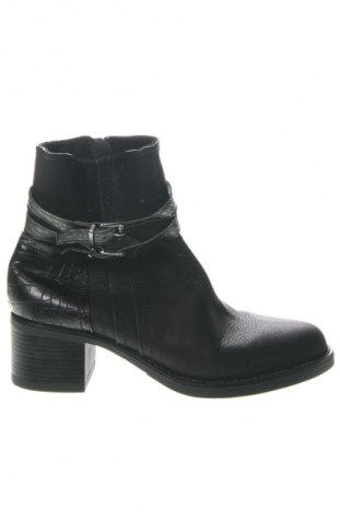 Damen Stiefeletten, Größe 38, Farbe Schwarz, Preis 33,99 €