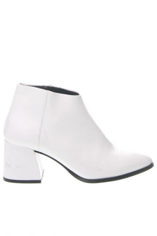 Botine de damă Vero Moda, Mărime 39, Culoare Alb, Preț 110,99 Lei