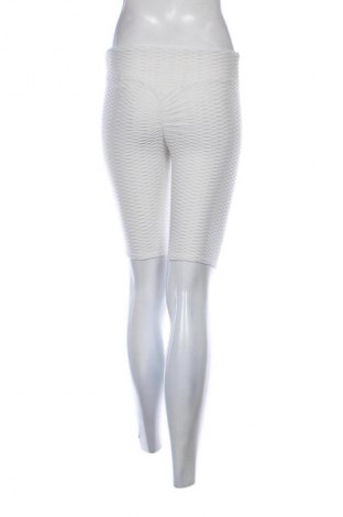 Damen Shorts Amisu, Größe M, Farbe Weiß, Preis € 7,99