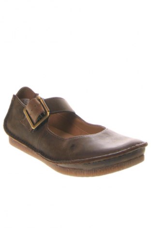 Дамски обувки Clarks, Размер 37, Цвят Кафяв, Цена 89,18 лв.