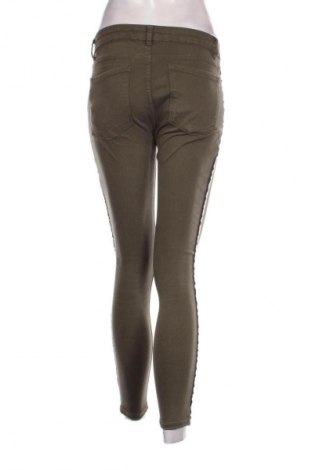 Damskie spodnie Bershka, Rozmiar M, Kolor Zielony, Cena 14,99 zł