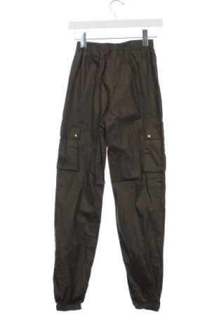 Damenhose Pretty Little Thing, Größe XS, Farbe Grün, Preis 4,99 €