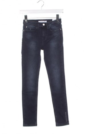 Dziecięce jeansy Calvin Klein Jeans, Rozmiar 8-9y/ 134-140 cm, Kolor Niebieski, Cena 294,83 zł