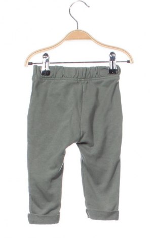 Kinder Sporthose Kiabi, Größe 6-9m/ 68-74 cm, Farbe Grün, Preis € 7,99