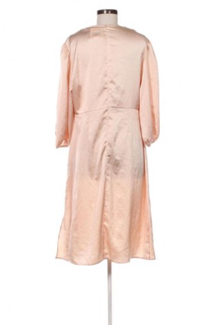 Kleid Boohoo, Größe XL, Farbe Ecru, Preis 17,80 €