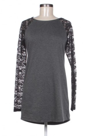 Рокля H&M, Размер M, Цвят Многоцветен, Цена 7,99 лв.