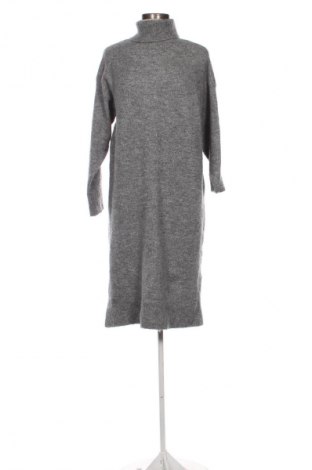Rochie Primark, Mărime M, Culoare Gri, Preț 28,99 Lei