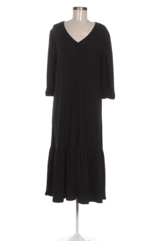 Kleid Selected Femme, Größe S, Farbe Schwarz, Preis 113,22 €