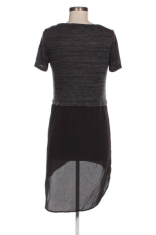 Рокля Vero Moda, Размер M, Цвят Многоцветен, Цена 8,99 лв.