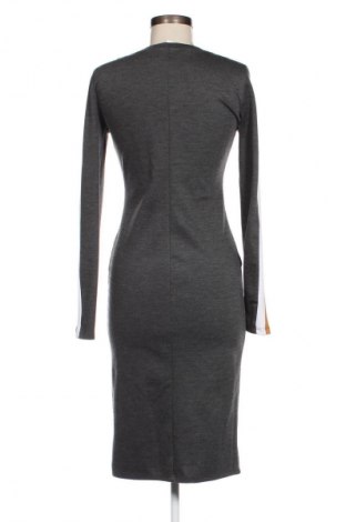 Kleid Zara Trafaluc, Größe M, Farbe Grau, Preis 9,99 €