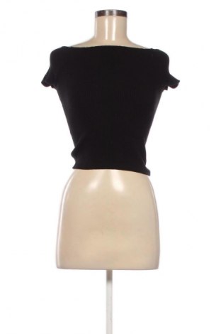 Dámská halenka Bershka, Velikost M, Barva Černá, Cena  275,00 Kč