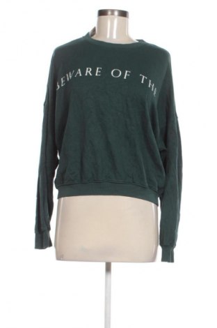 Γυναικεία μπλούζα Bershka, Μέγεθος M, Χρώμα Πράσινο, Τιμή 18,41 €