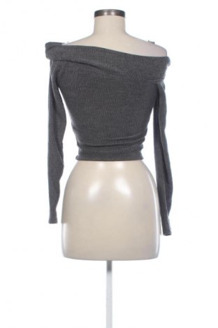 Дамска блуза Bershka, Размер XS, Цвят Сив, Цена 10,00 €