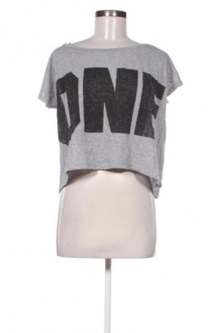 Дамска блуза Bershka, Размер M, Цвят Многоцветен, Цена 9,78 €