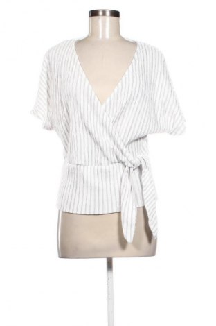 Γυναικεία μπλούζα H&M L.O.G.G., Μέγεθος S, Χρώμα Λευκό, Τιμή 10,00 €