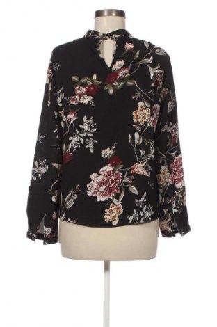 Γυναικεία μπλούζα ONLY, Μέγεθος M, Χρώμα Πολύχρωμο, Τιμή 5,99 €