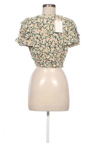 Дамска блуза Pull&Bear, Размер M, Цвят Многоцветен, Цена 6,13 €