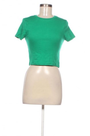 Damen Shirt Stradivarius, Größe M, Farbe Grün, Preis € 6,99