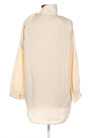 Дамска блуза Trendyol, Размер L, Цвят Екрю, Цена 5,62 €