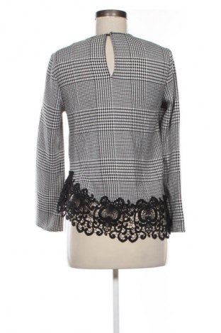 Γυναικεία μπλούζα Zara, Μέγεθος XS, Χρώμα Πολύχρωμο, Τιμή 6,99 €